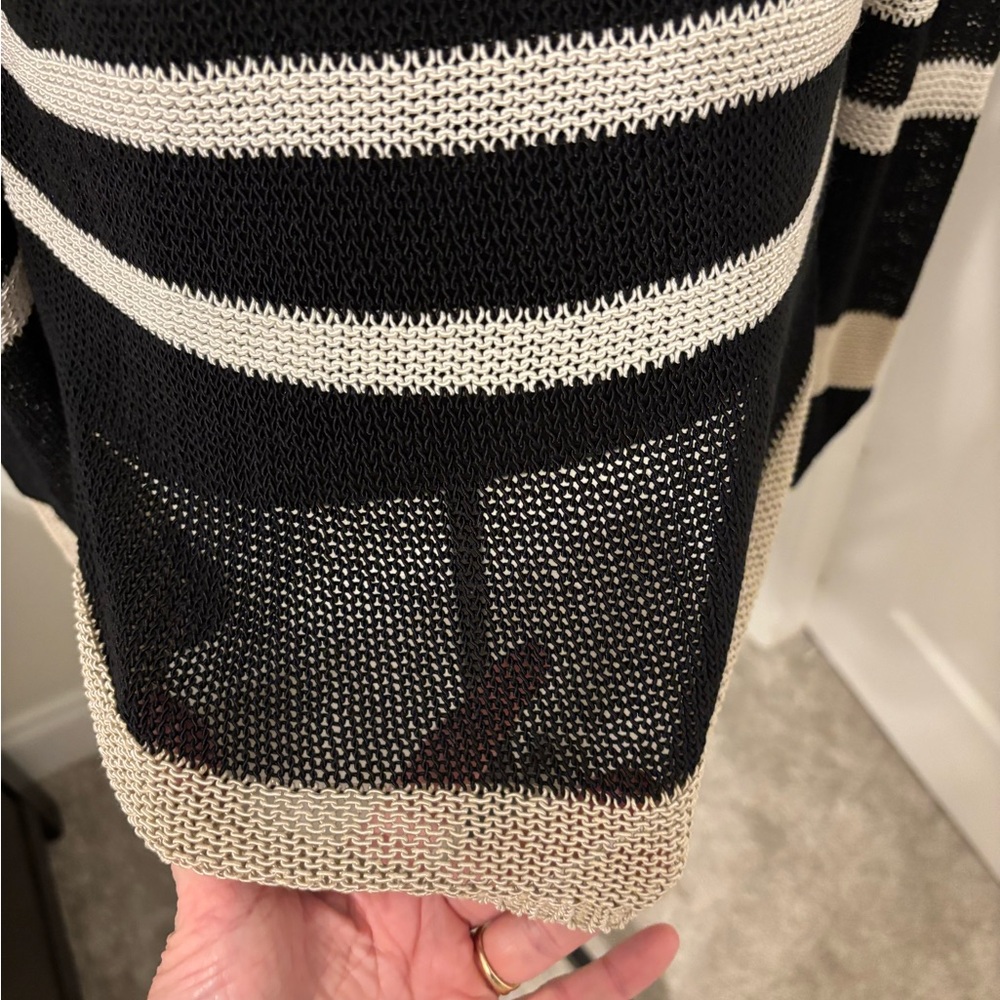 Ann Taylor Black/tan Textured Knit top - Picture 3 of 7